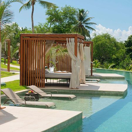 Hotel Deville Prime Сальвадор Экстерьер фото The swimming pool at the resort