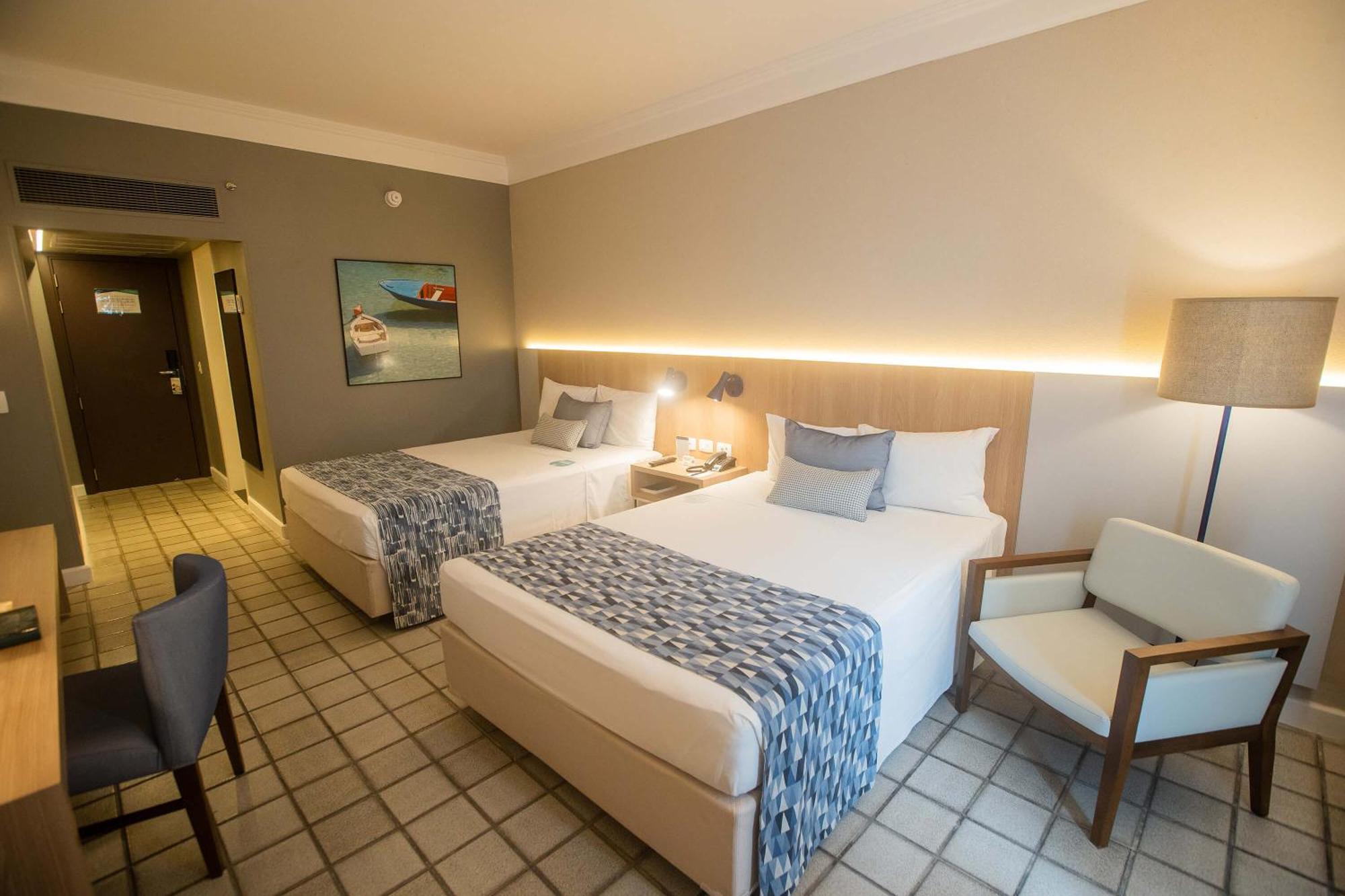Hotel Deville Prime Сальвадор Экстерьер фото A room at the hotel