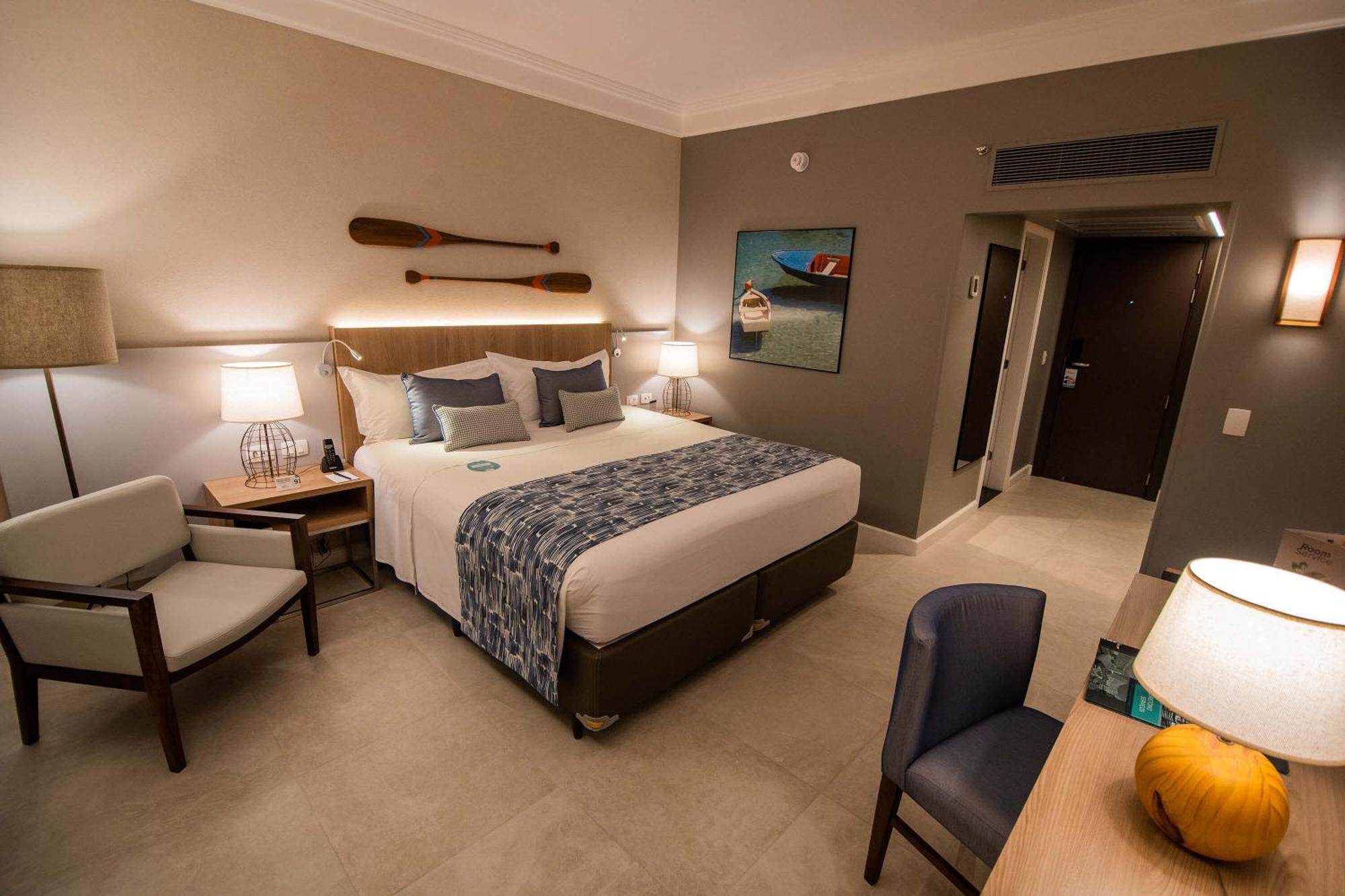 Hotel Deville Prime Сальвадор Экстерьер фото A room at the hotel