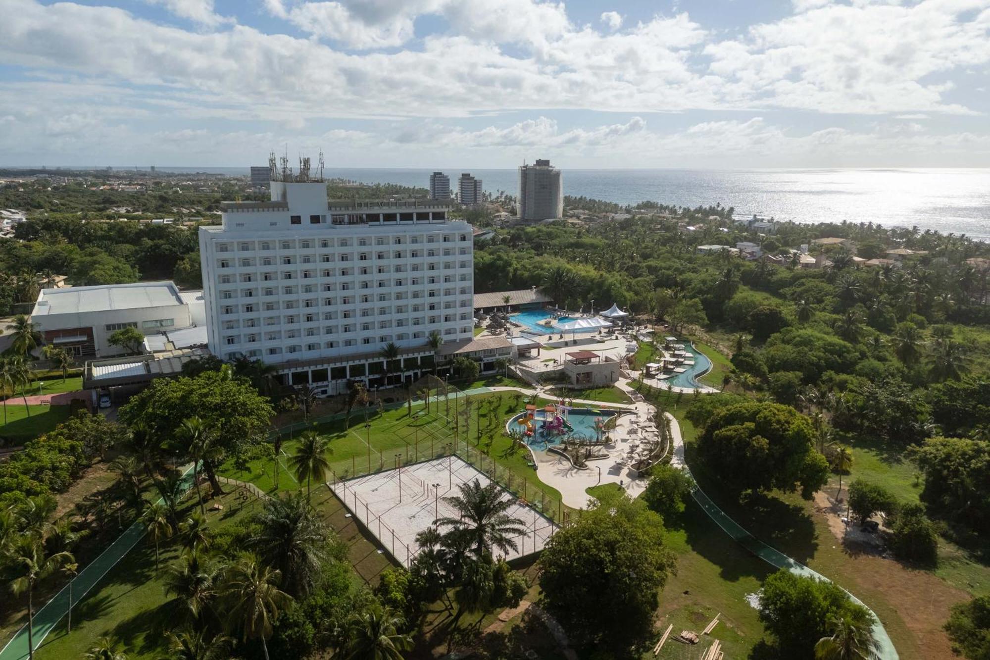 Hotel Deville Prime Сальвадор Экстерьер фото Aerial view of the hotel