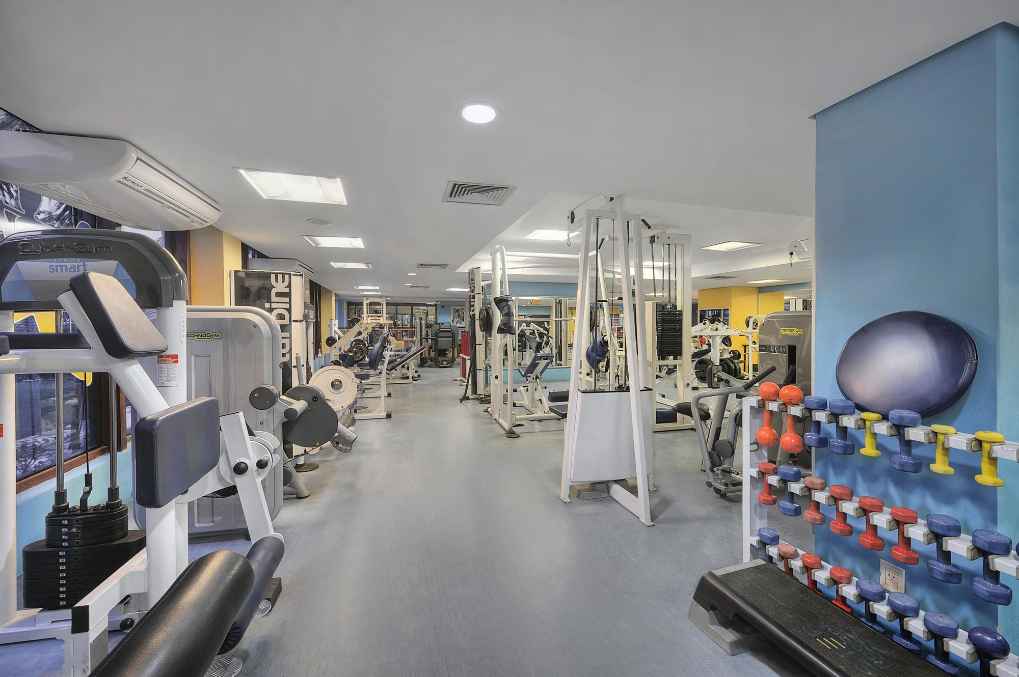 Hotel Deville Prime Сальвадор Экстерьер фото The gym at the University of Bath